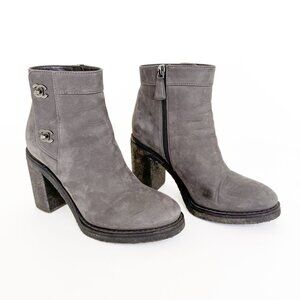 Chanel CC Turnlock Ankle Boots EU 38 US 7-7.5 Grey Suede High Block Heel Bootie